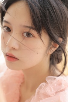 皇上H小妖精把腿张开